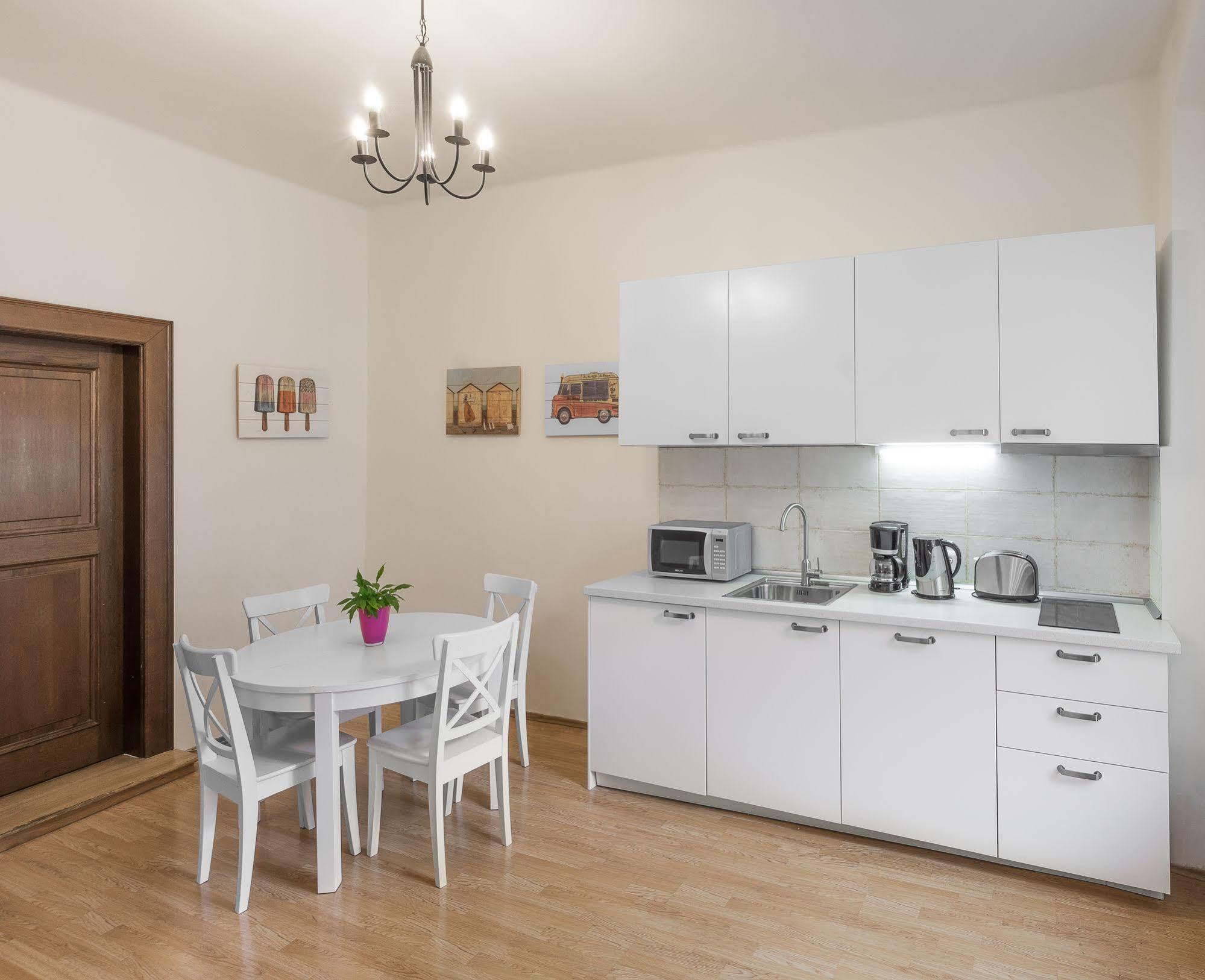 Abc Suites Прага Екстер'єр фото